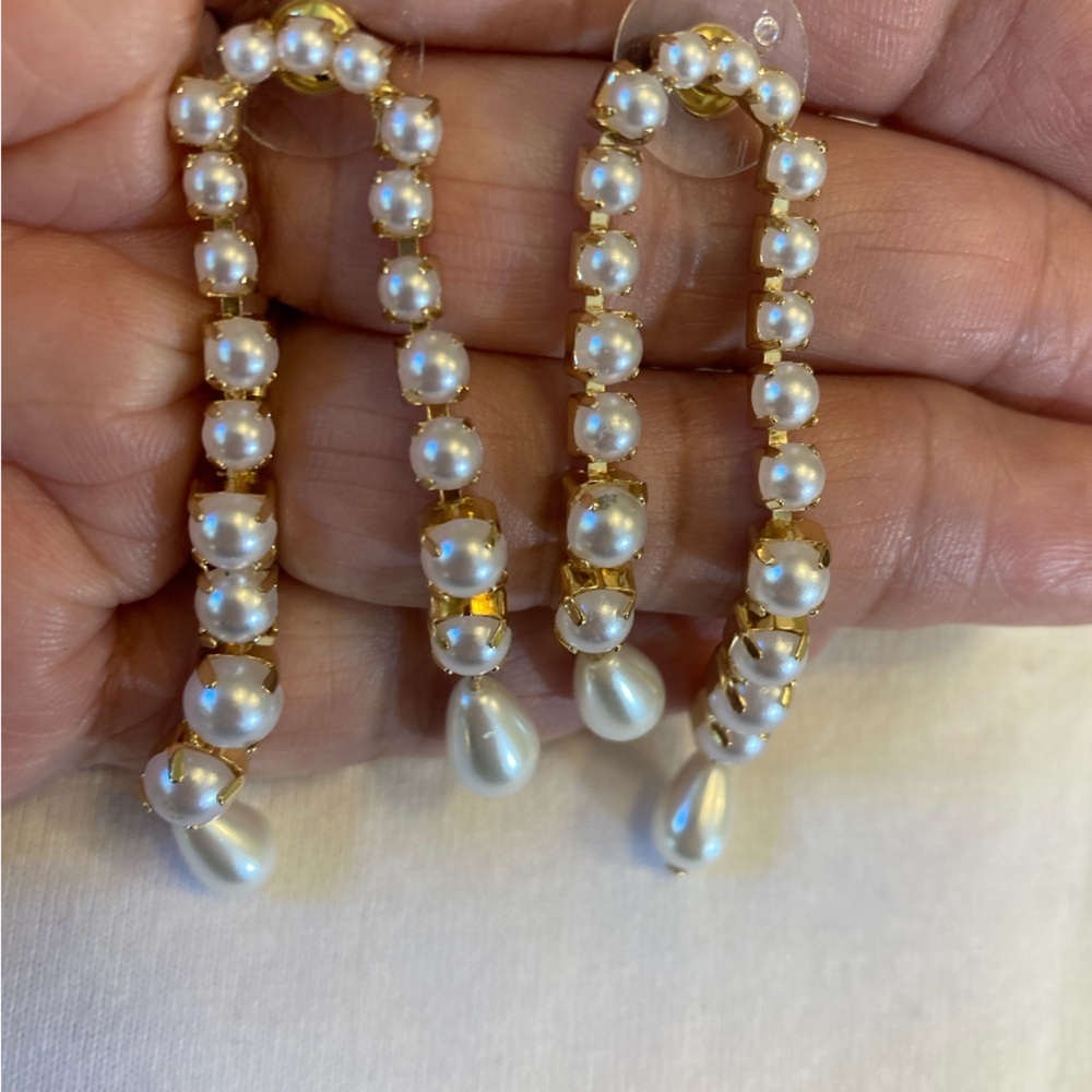 Drippy Vintage Pierced Earrings with Faux Pearls - Picture 3 of 6